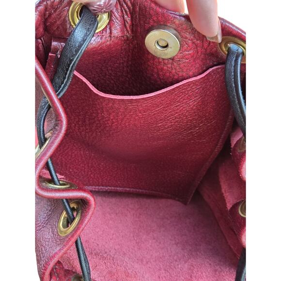 Red Pebble Leather Bucket Crossbody Bag Black Strap & Tassels Drawstring Boho - Picture 8 of 12